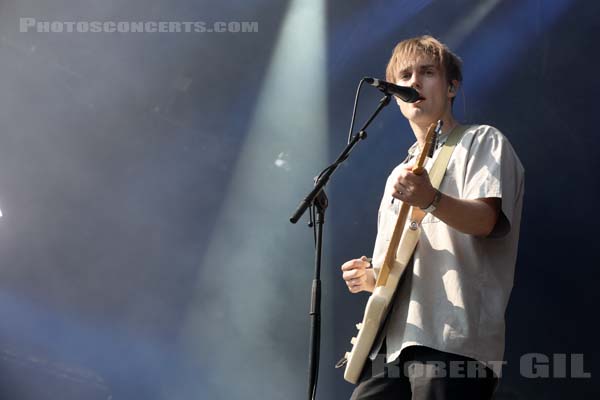 SAM FENDER - 2019-08-25 - SAINT CLOUD - Domaine National - Scene de la Cascade - 